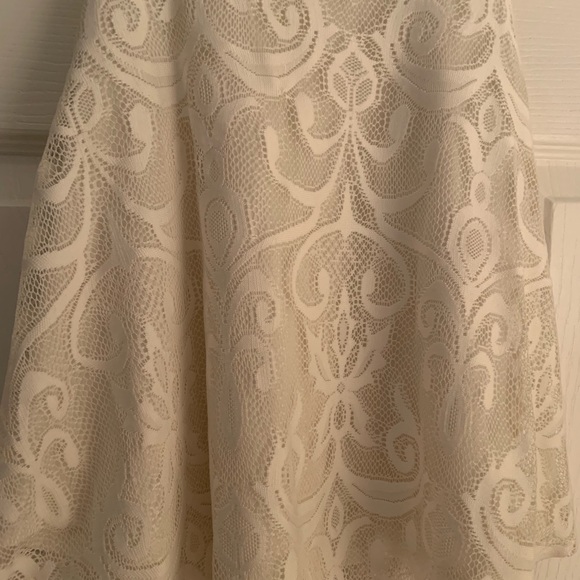 Miami Lace-Overlay Tank - Picture 3 of 3